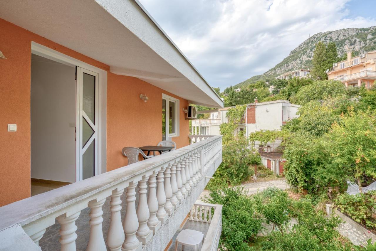 Hostel "Kraljica Snezna " Sutomore Εξωτερικό φωτογραφία